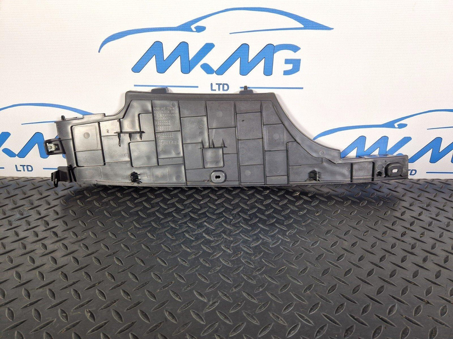 18-ON MERCEDES SPRINTER W907 W910 DASHBOARD INSTRUMENT PANEL STOWAGE TRAY COVER