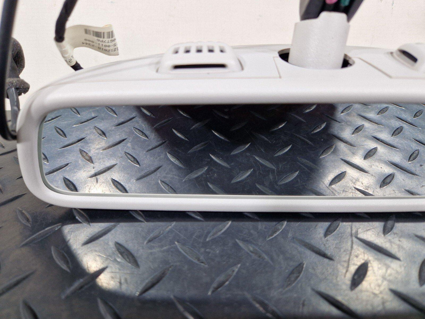 14-21 MERCEDES BENZ C200 W205 OEM AUTO DIM REAR VIEW MIRROR A2228100217