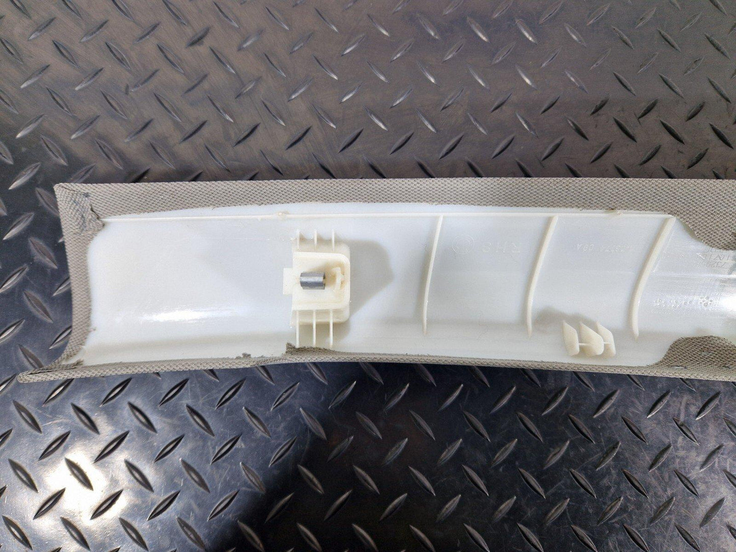 BMW 2 SERIES GRAN TOURER F45 F46 FRONT RIGHT DRIVER SIDE A-PILLAR TRIM 7329584
