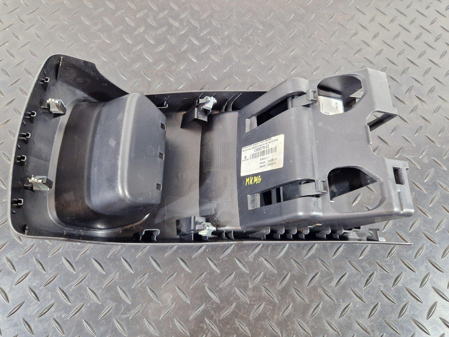 18-ON MERCEDES BENZ A CLASS W177 GENUINE CENTER CONSOLE REAR STORAGE TRIM COVER
