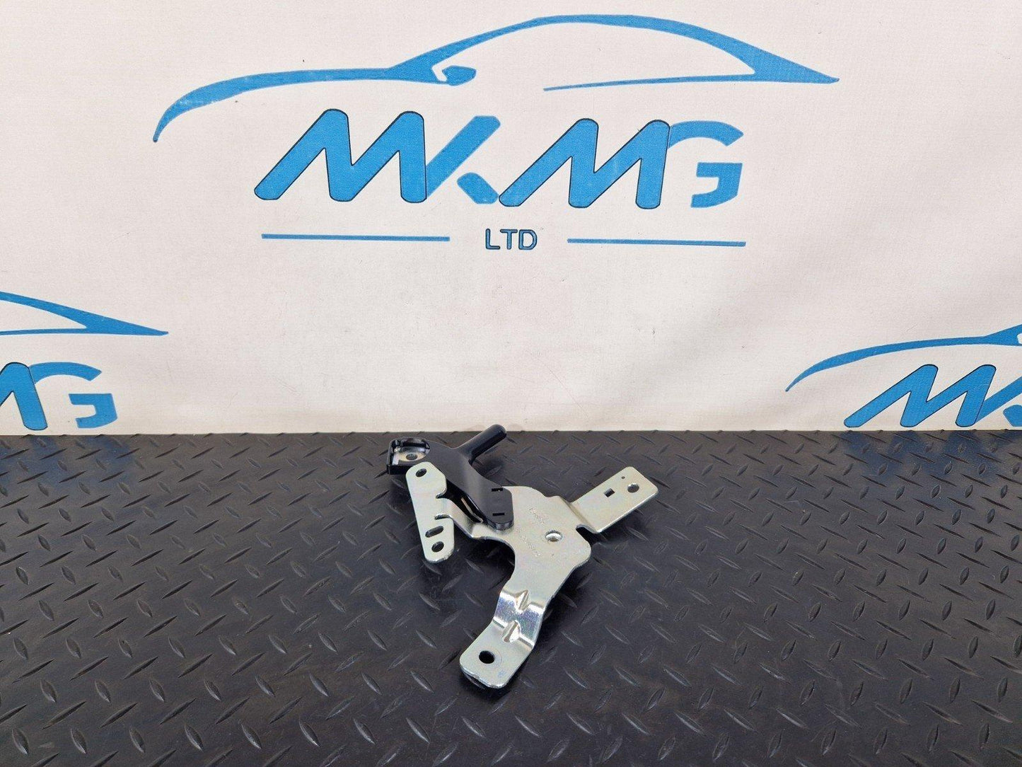 16-22 BMW X1 F48 GENUINE BELT ADJUSTMENT MOUNT 34184652