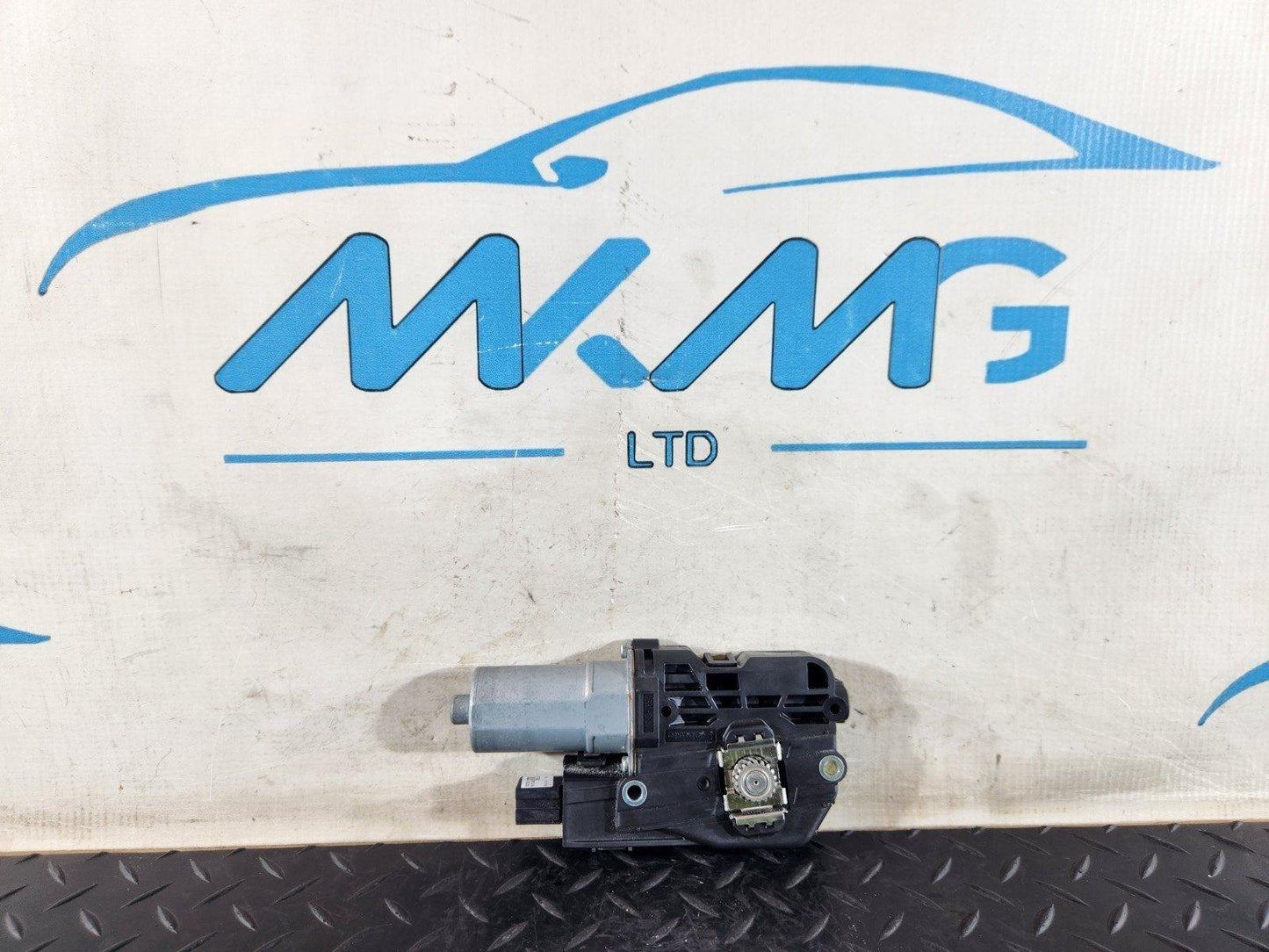 19-ON MERCEDES BENZ B CLASS W247 PANORAMIC SUNROOF MOTOR A2139067003