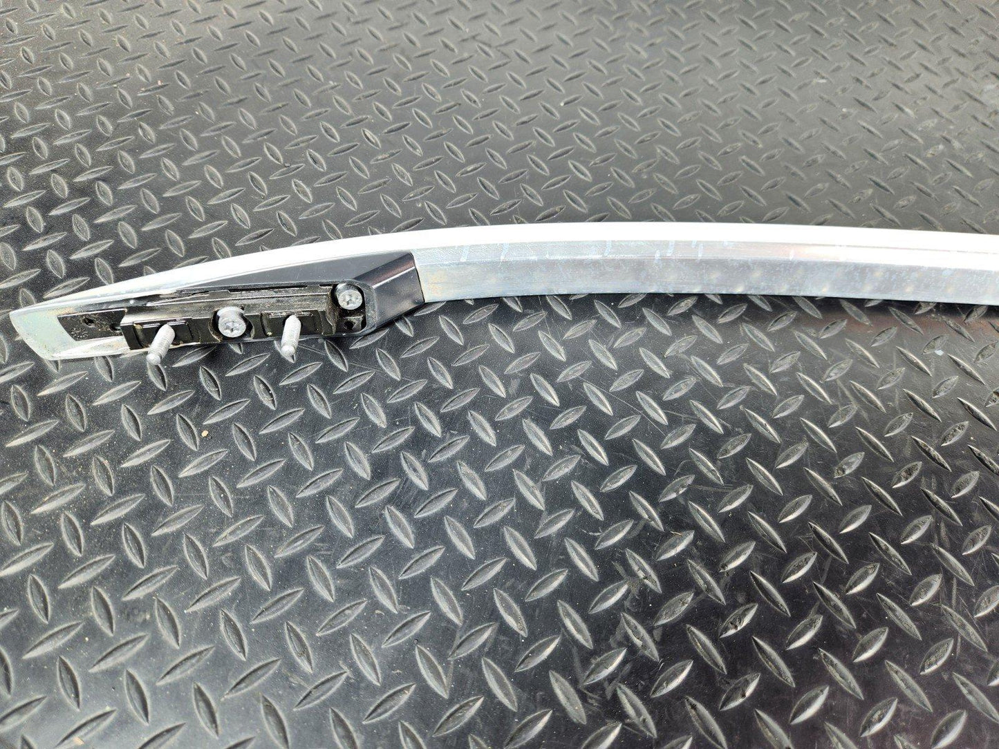 11-19 MERCEDES BENZ ML W166 GENUINE RIGHT O/S CHOME ROOF RACK RAIL A1668900493