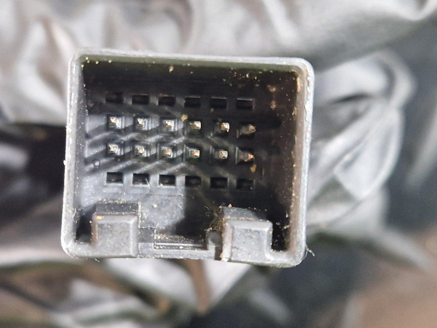 10-15 AUDI Q7 4L GENUINE MULTIMEDIA CONNECTION AUX HEADPHONE JACK 4L0863915B