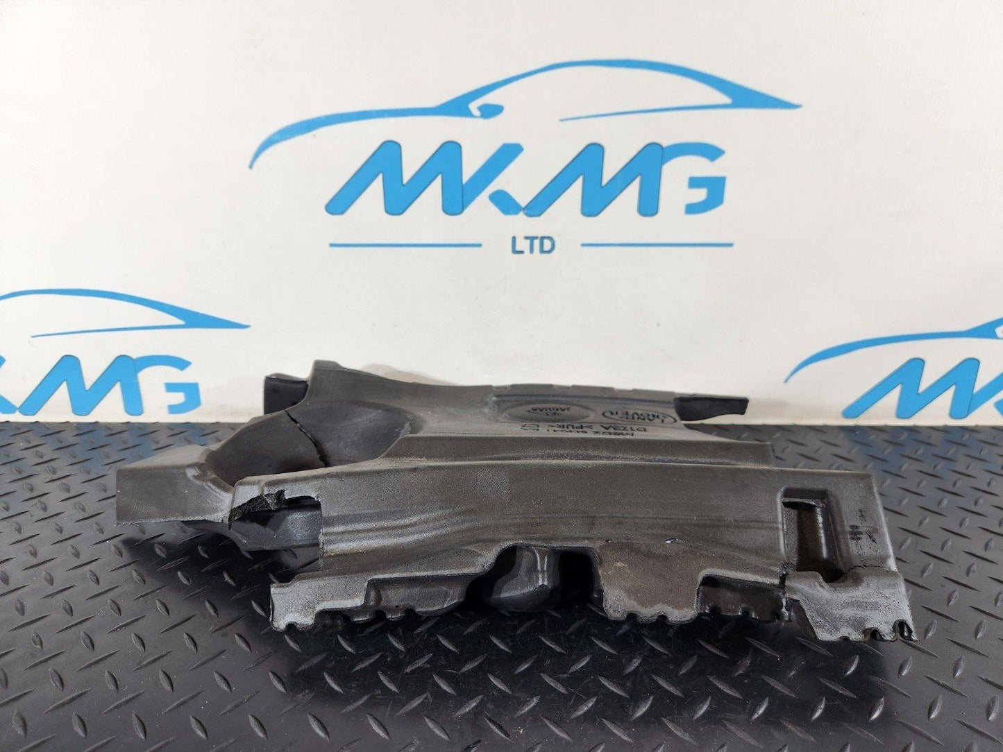 19-ON RANGE ROVER EVOQUE L551 CYLINDER  HEAD COVER M8D26N041BA