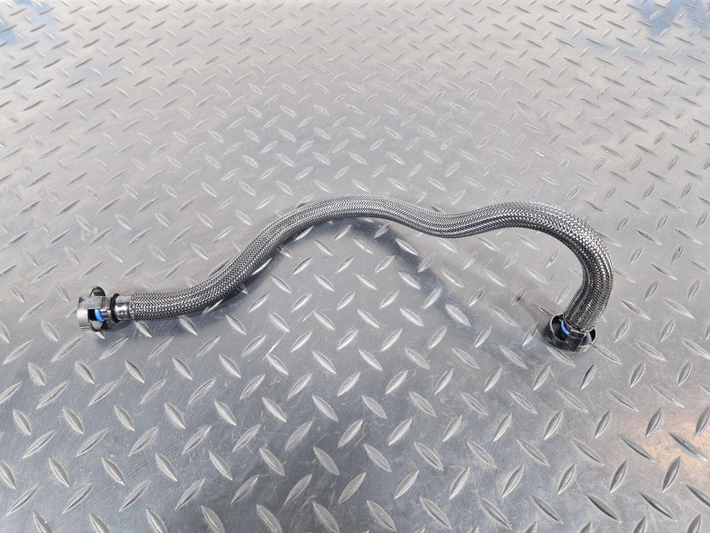 19-ON MERCEDES BENZ CLA C118 VACUUM LINE HOSE TUBE A1774301900