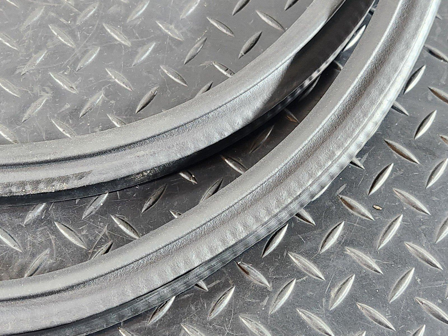 19-ON MERCEDES B CLASS W247 REAR DOOR RUBBER SEAL FITS LEFT & RIGHT A2476920400