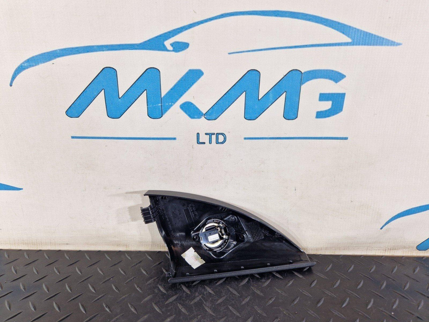 11-19 MERCEDES BENZ ML W166 LEFT DOOR TRIANGLE SPEAKER A1667200144