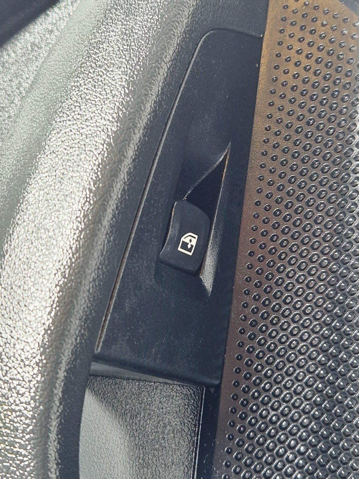 20-24 BMW 1 SERIES F40 REAR RIGHT DRIVERS SIDE DOOR CARD 9893848