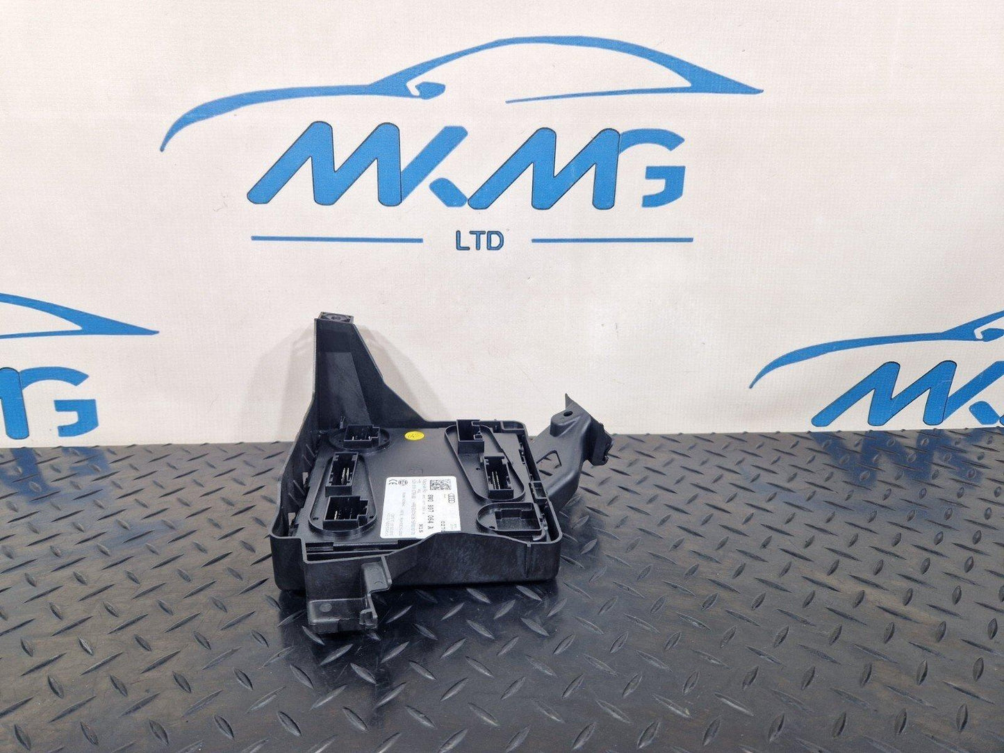 16-19 AUDI A4 B9 GENUINE BCM BODY CONTROL MODULE UNIT 8W0907064A