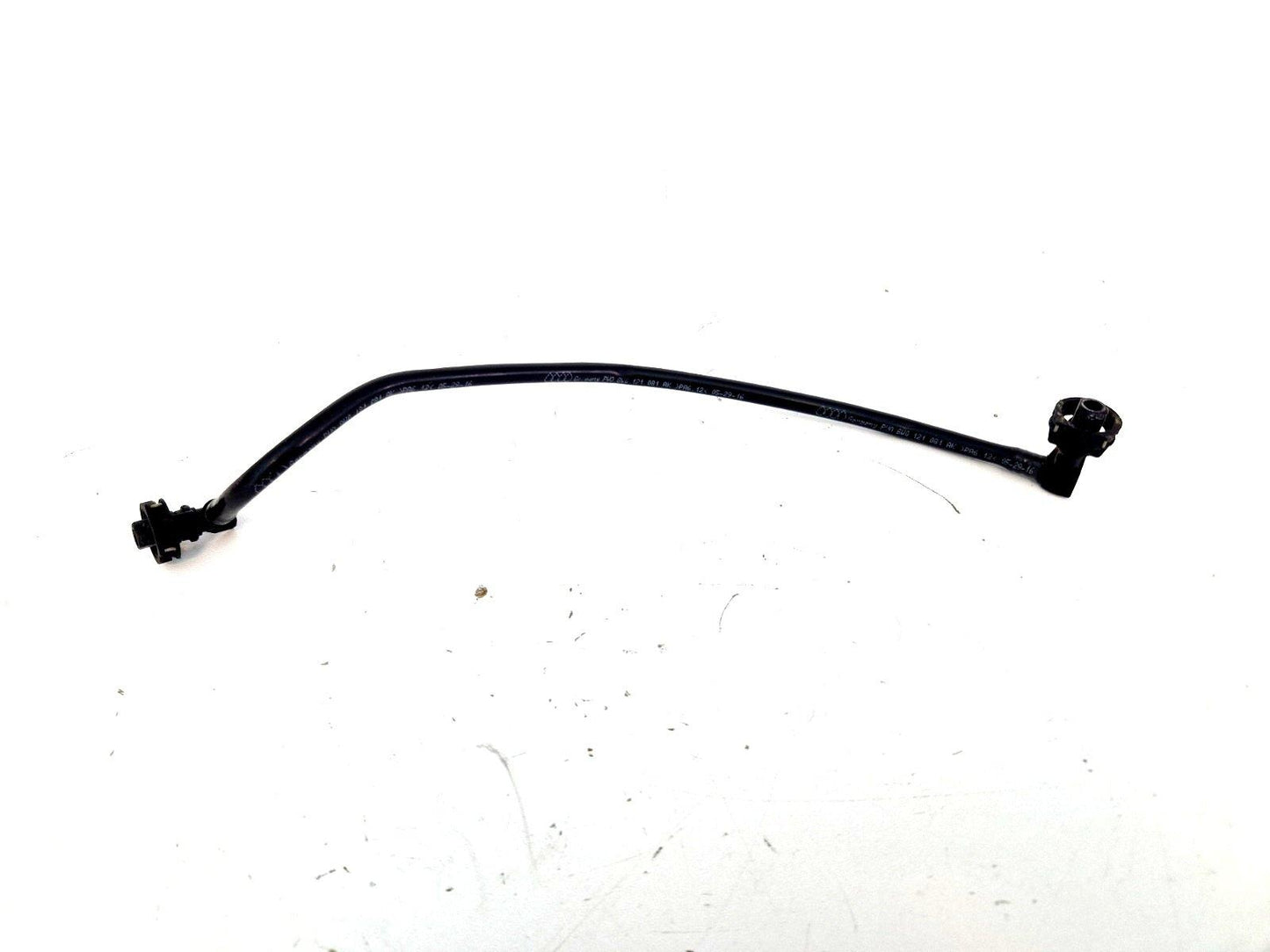 16-19 AUDI A4 B9 GENUINE OEM BREATHER VACUUM PIPE 8W0121081AK