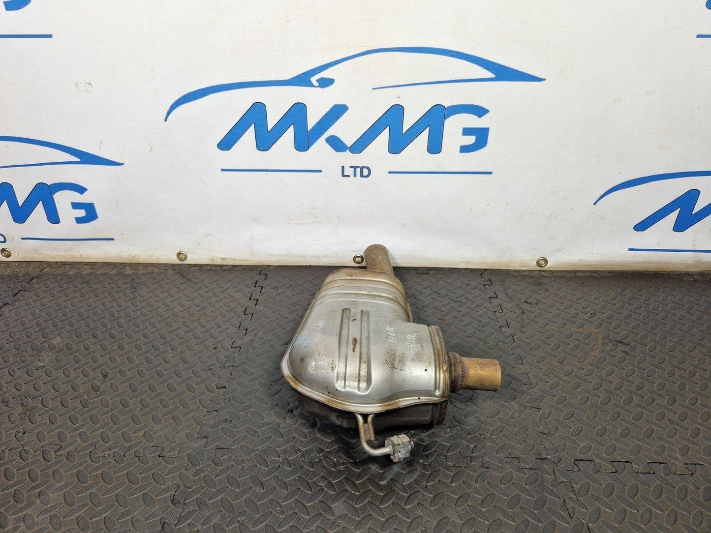 16-19 AUDI A4 B9 GENUINE EXHAUST BACKBOX SILENCER 8W0253411D