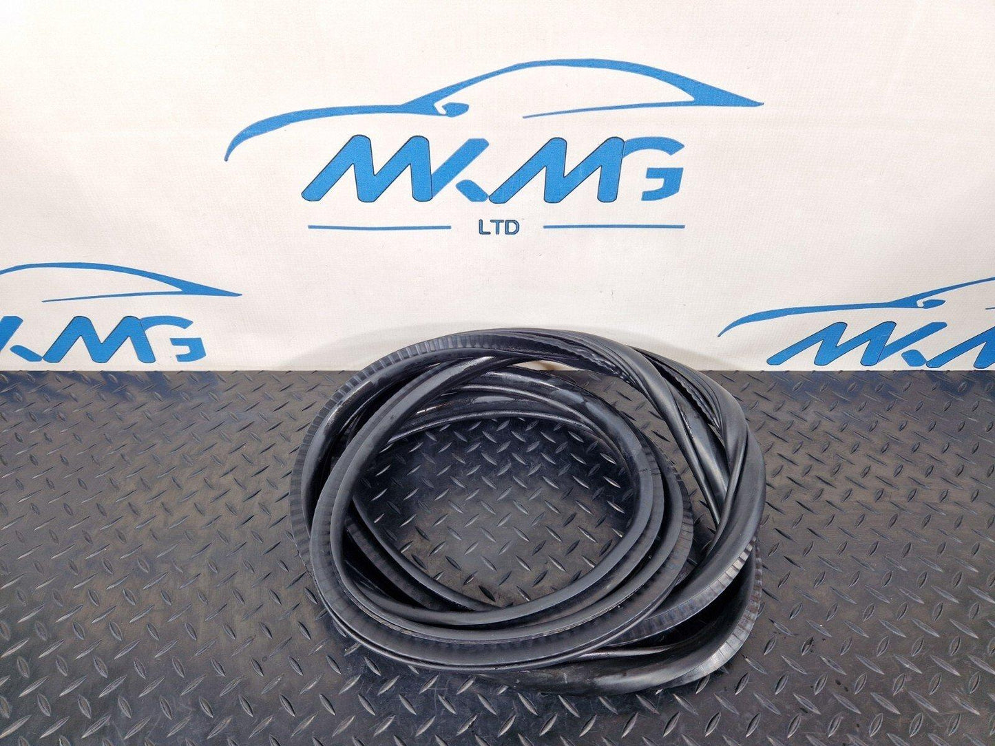 BMW 2 SERIES GRAN TOURER F45 F46 REAR DOOR RUBBER SEAL FITS LEFT & RIGHT 7316818