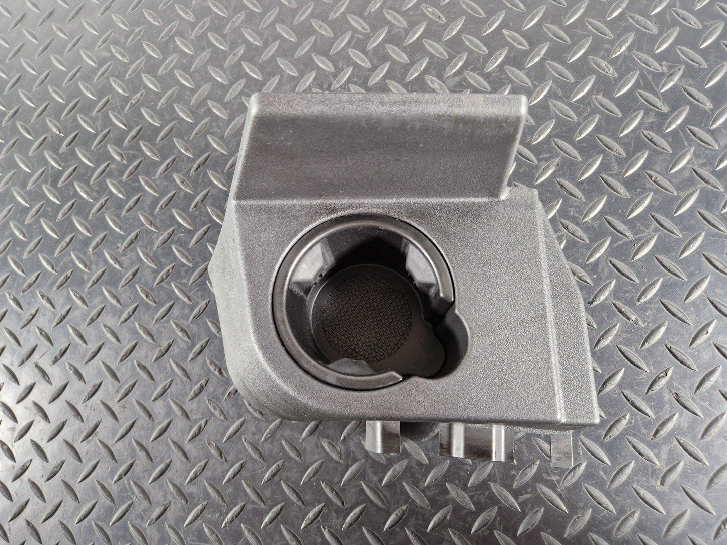 14-19 LAND ROVER L550 GENUINE O/S/R RIGHT SIDE REAR CUP HOLDER FK72674A36AB