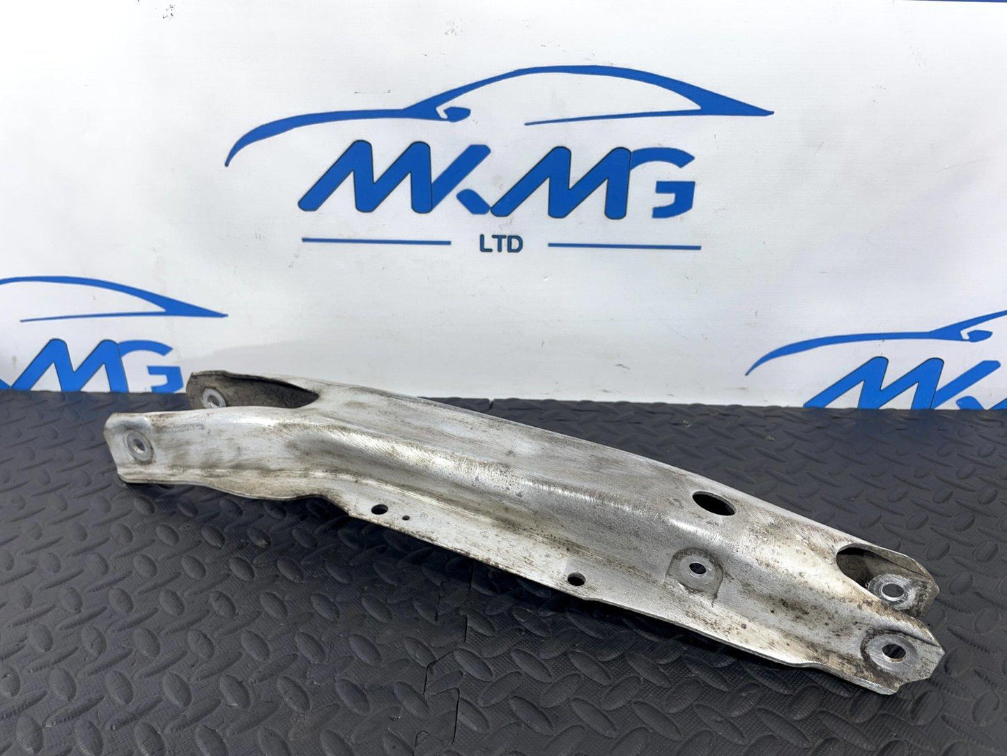 12-18 MERCEDES A B CLA W246 W176 C117 REAR LEFT / RIGHT CONTROL ARM A2463520202