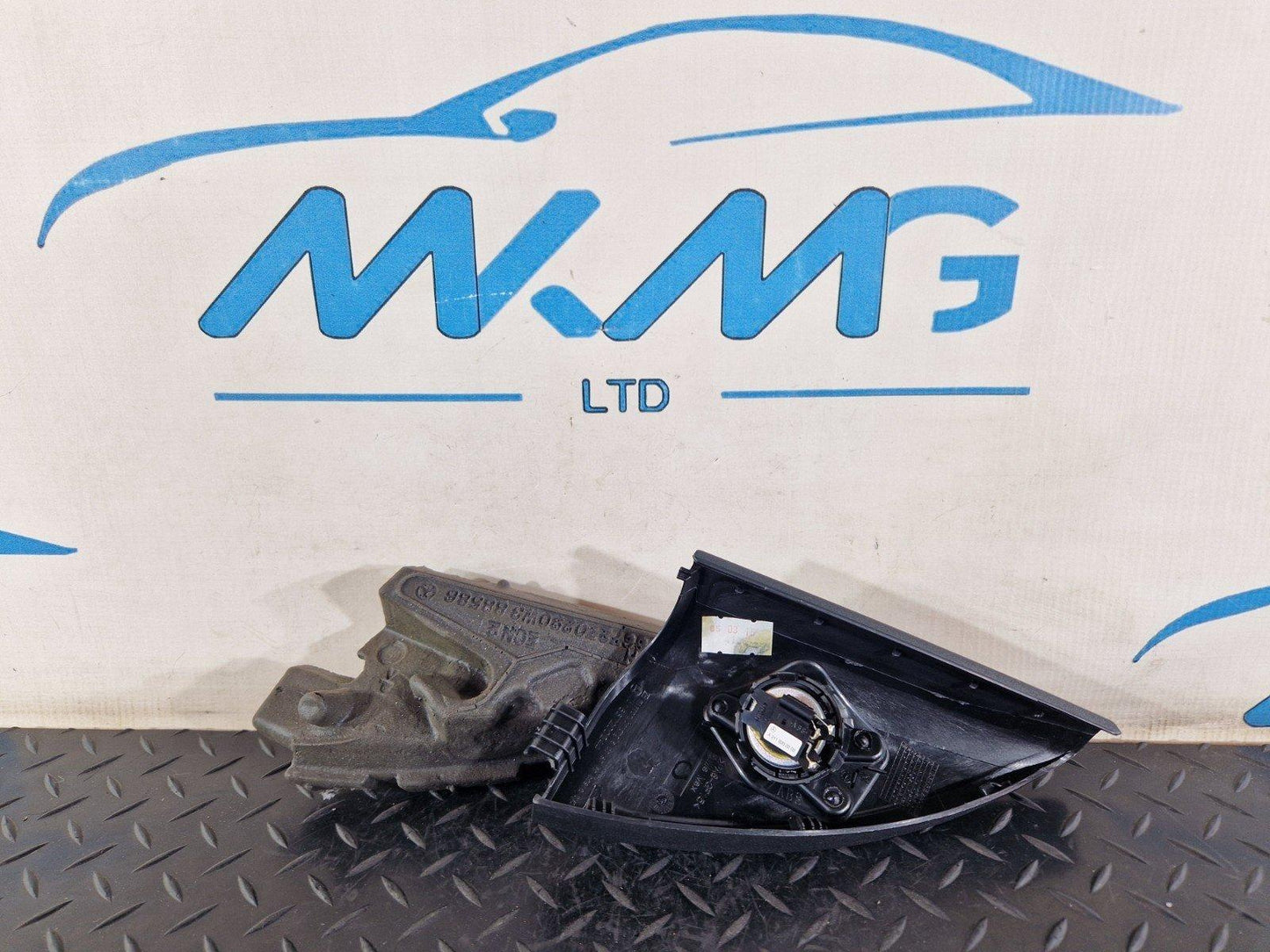 11-19 MERCEDES BENZ ML W166 RIGHT DOOR TRIANGLE SPEAKER A1667200244