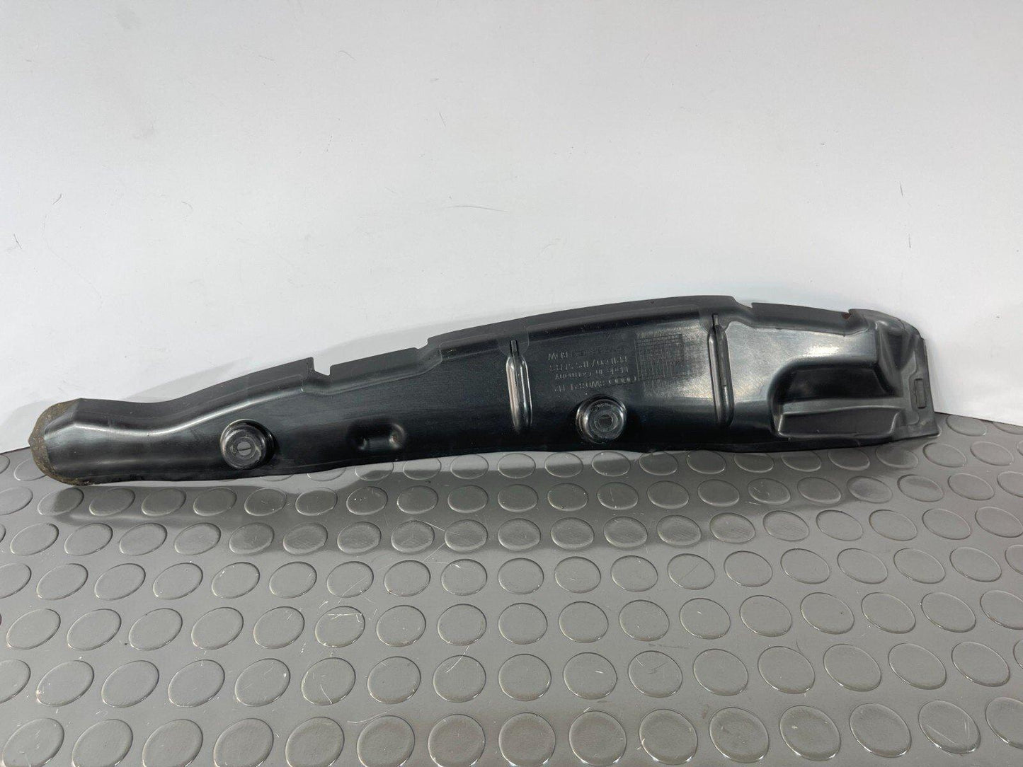 16-19 AUDI A4 B9 ESTATE GENUINE FRONT RIGHT WING FILLER INSULATOR 8W0821112