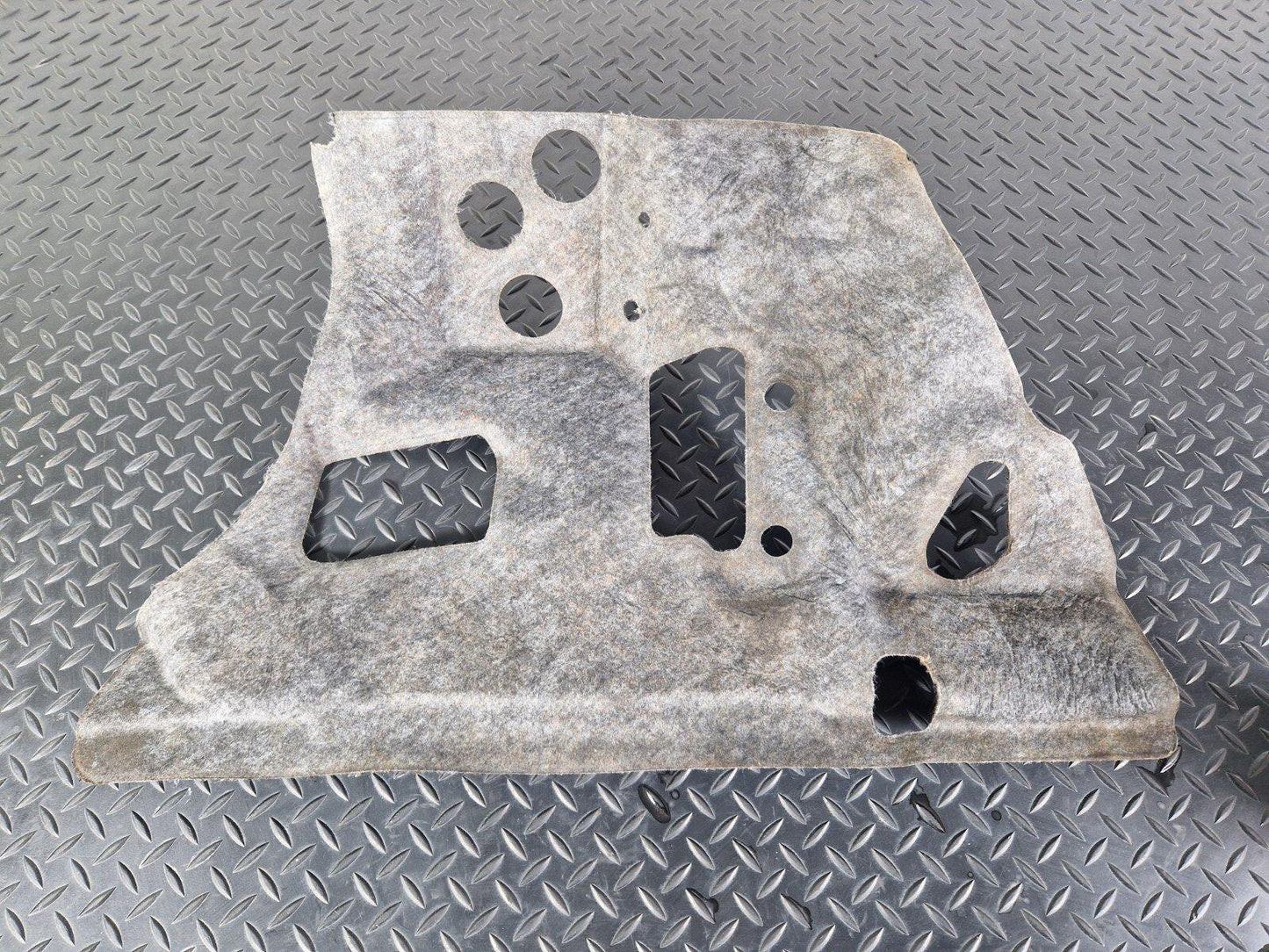 MERCEDES BENZ SPRINTER W907 W910 FRONT RIGHT ENGINE COVER A9106821900