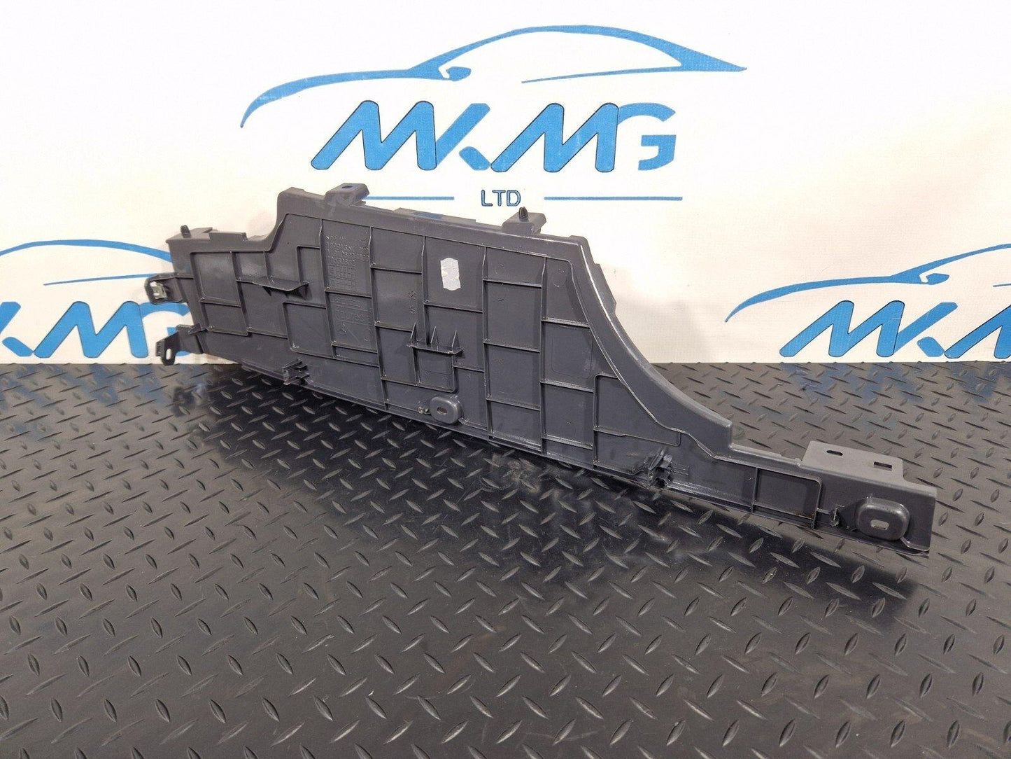 Mercedes-Benz    Unknown Part Type A9106804400