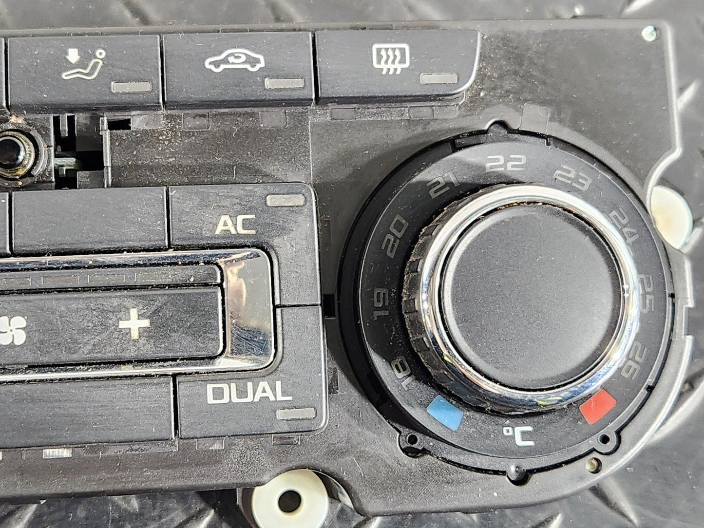 Skoda Octavia MK2 FL (1Z) Station Wagon Climate Control Panel Unit 3T0907044AB
