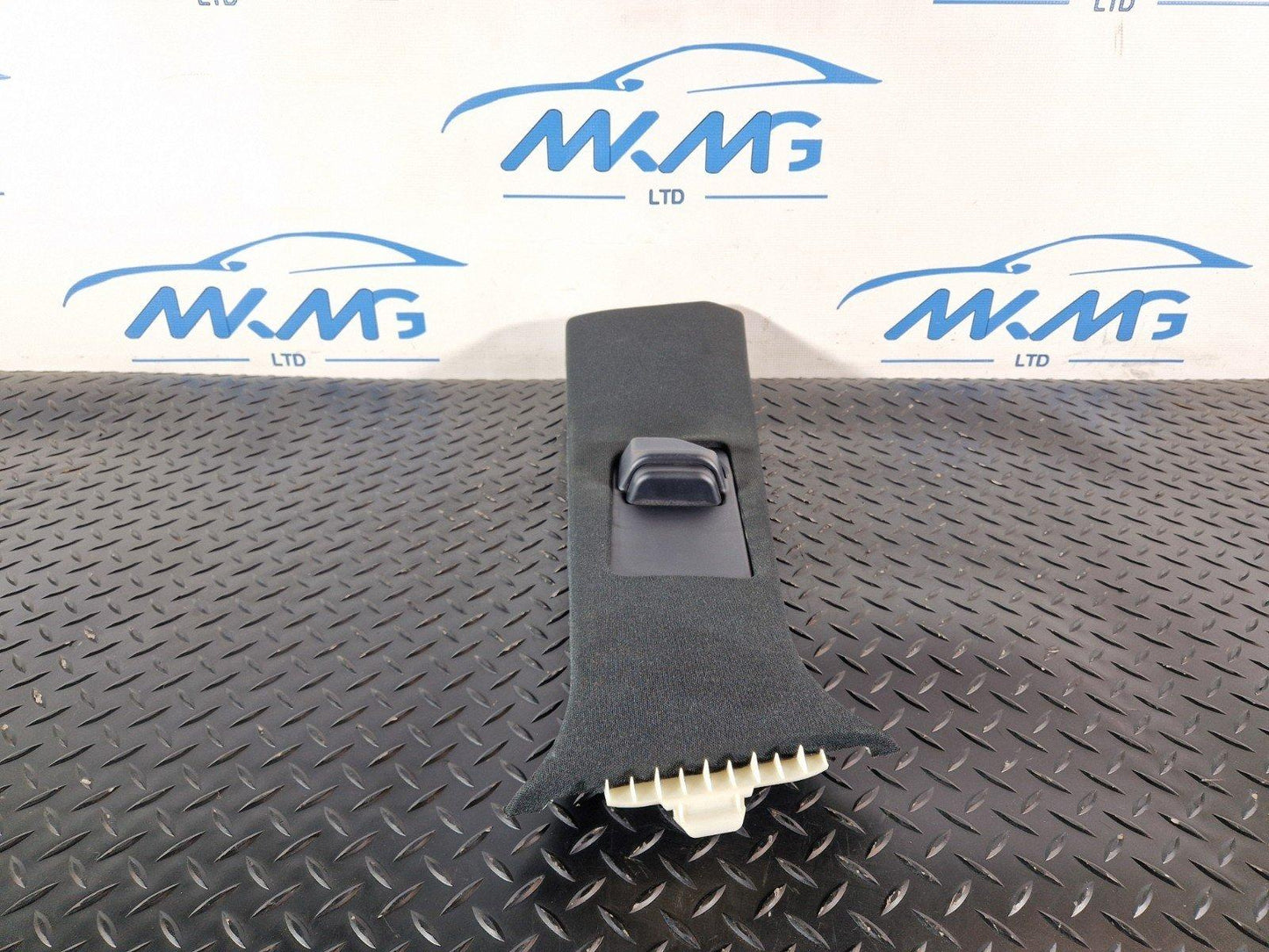 11-19 MERCEDES BENZ ML W166 INTERIOR B PILLAR TRIM RIGHT HAND SIDE A1668680200