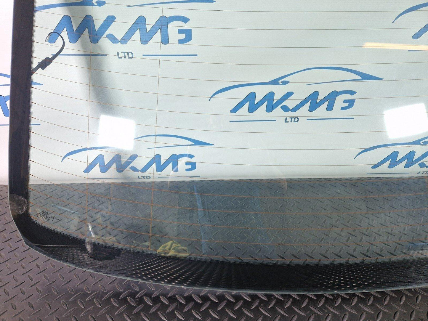 16-19 AUDI A4 B9 REAR WINDSHIELD WINDSCREEN WINDOW GLASS 8W5845501