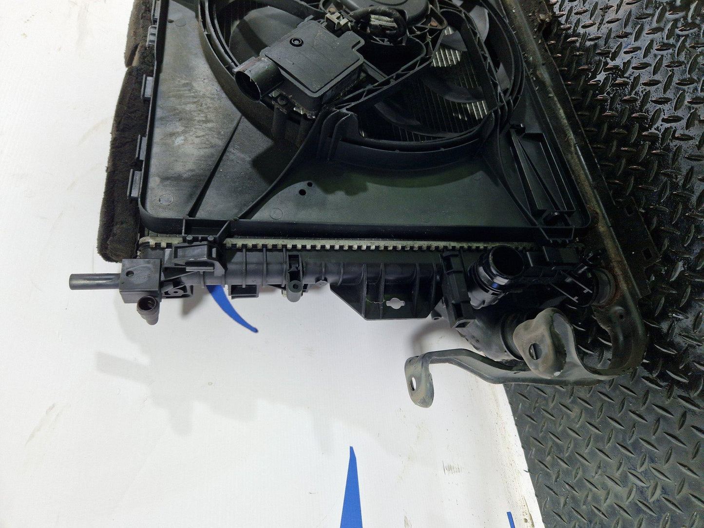 Ford Kuga MK2 Station Wagon 2.0 Diesel Water Cooling Radiator 8V41-8C342-AC