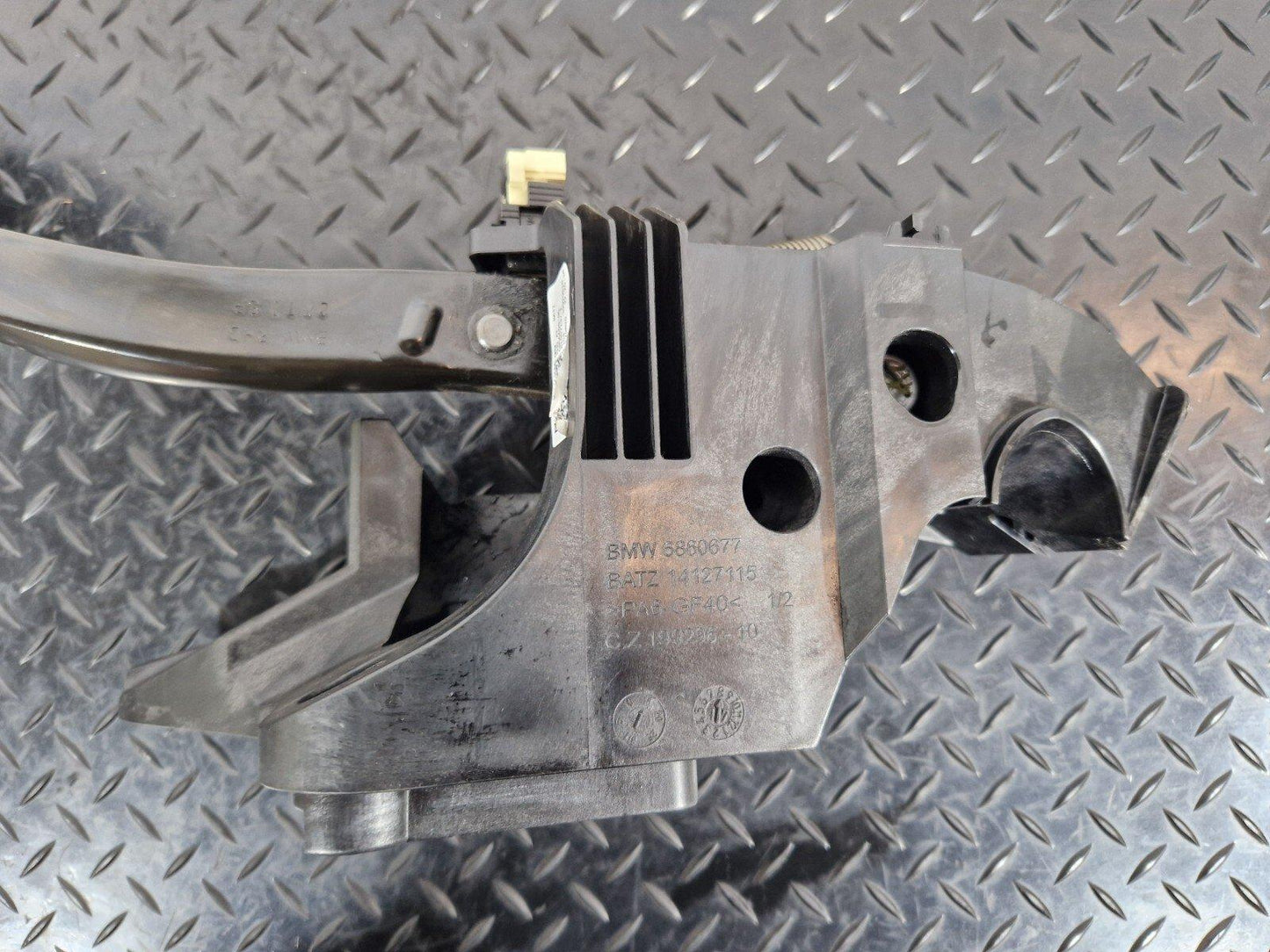 BMW X1 2 SERIES F45 F46 F48 GENUINE BRAKE PEDAL 6856600 6860677
