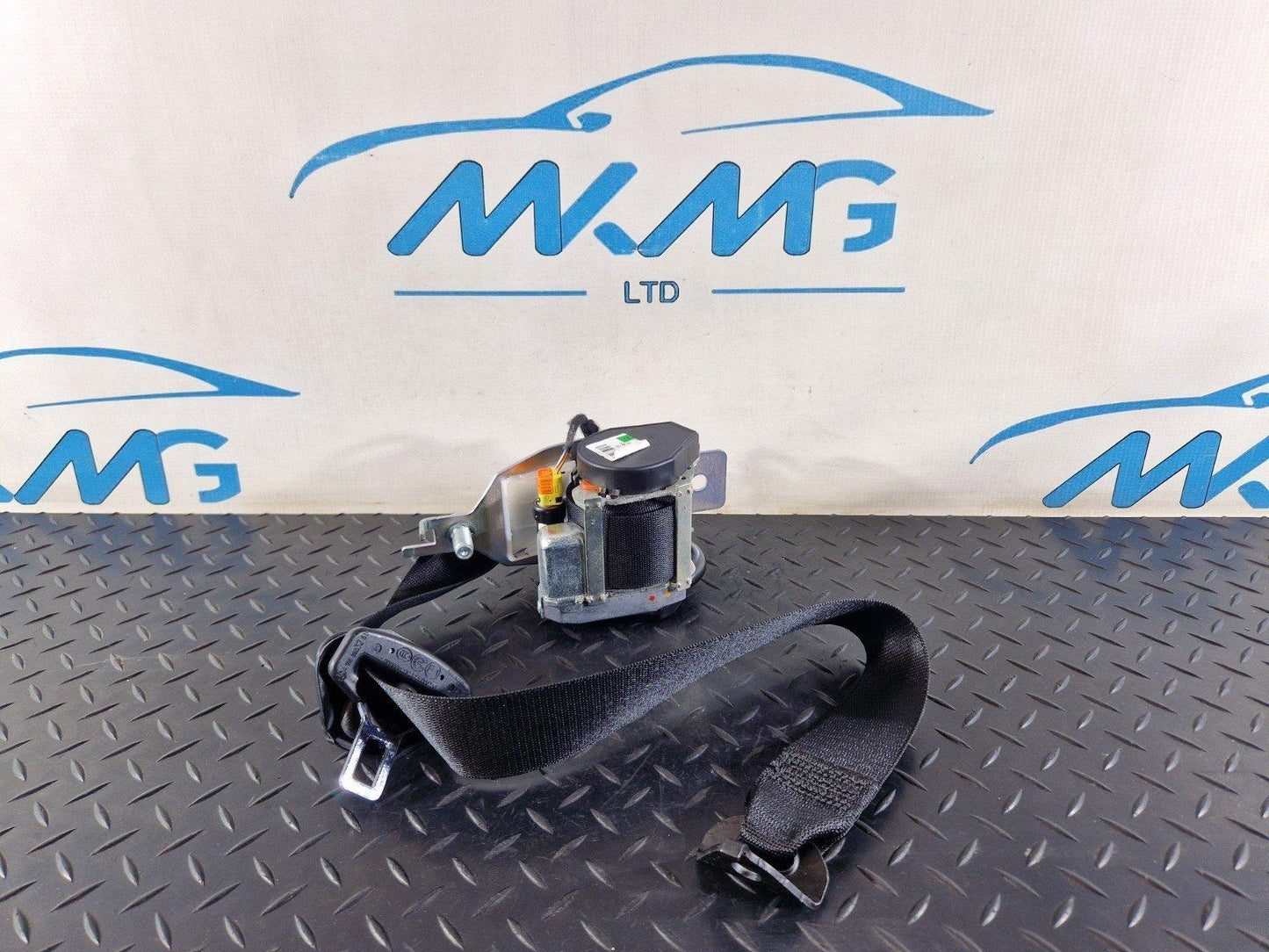 11-19 MERCEDES BENZ ML W166 GENUINE REAR RIGHT O/S SEATBELT A1668603285