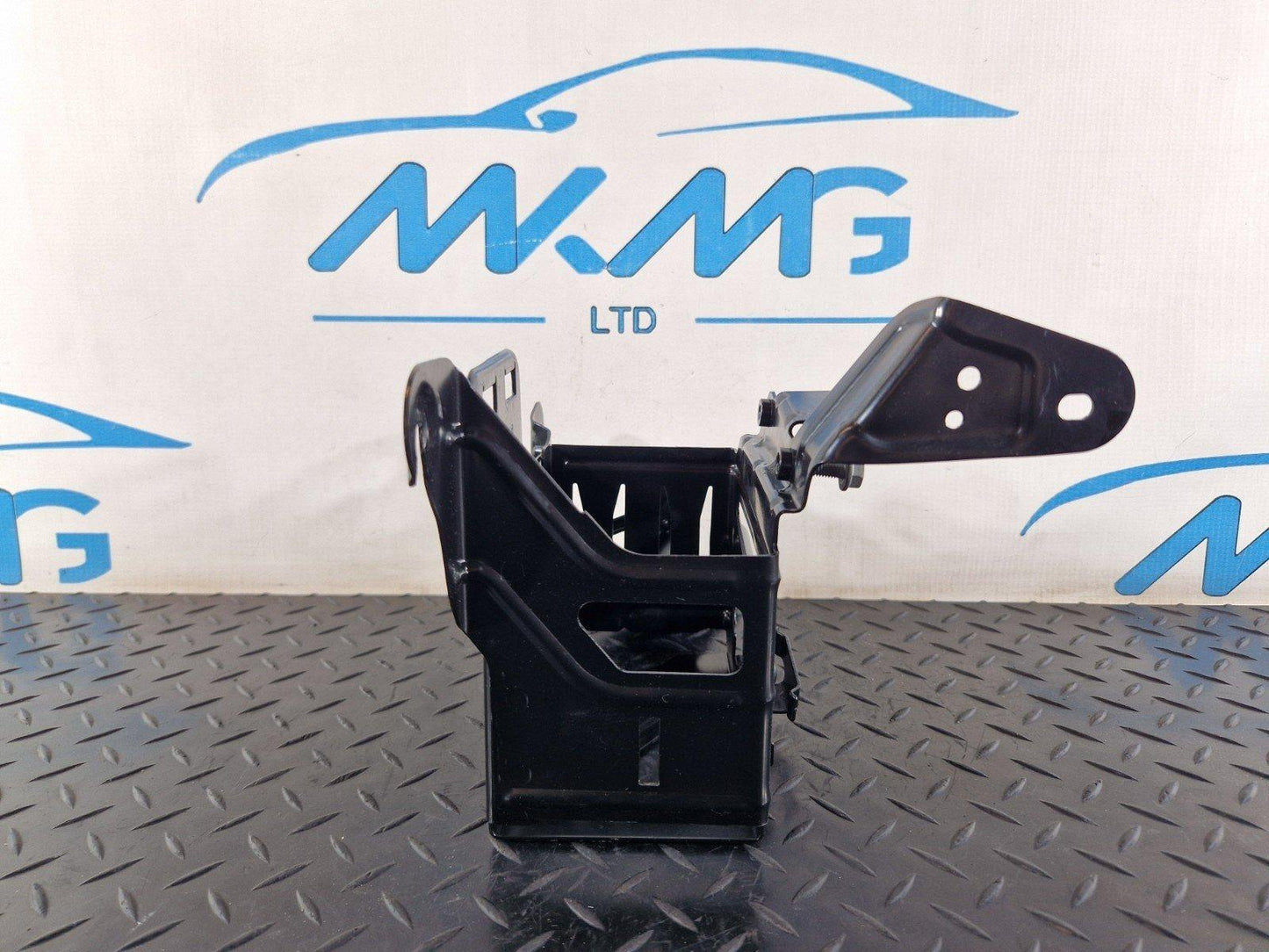 11-19 MERCEDES BENZ ML W166 AUXILIARY BATTERY MOUNT SUPPORT BRACKET A1665401240