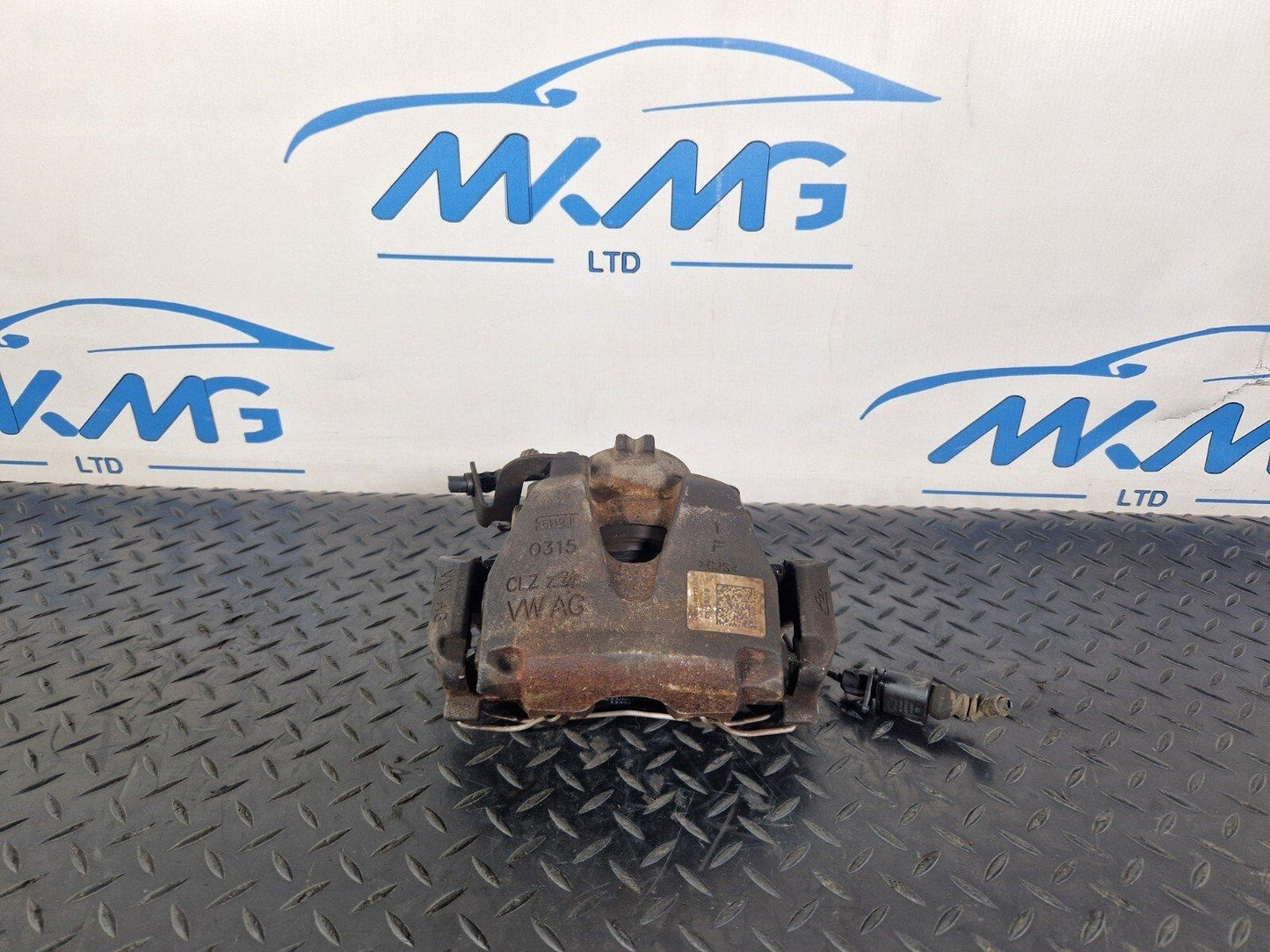 16-19 AUDI A4 B9 GENUINE PASSENGER SIDE FRONT BRAKE CALIPER 8W05BQ