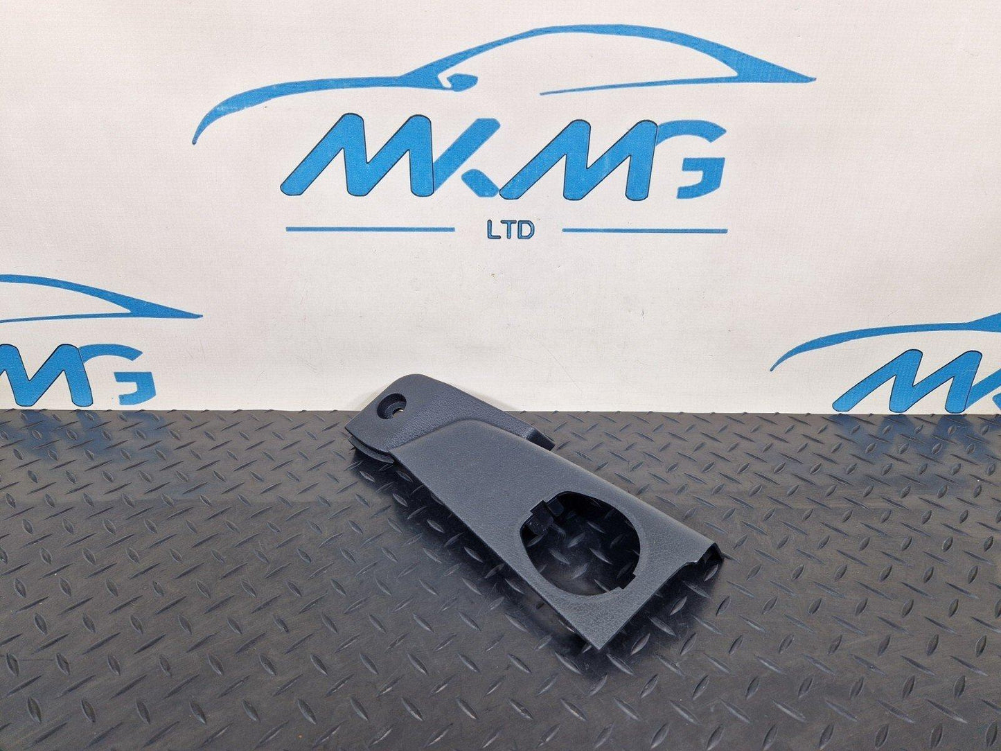 14-23 MERCEDES BENZ VITO W447 LOWER LEFT N/S B-PILLAR TRIM COVER  A4476920803