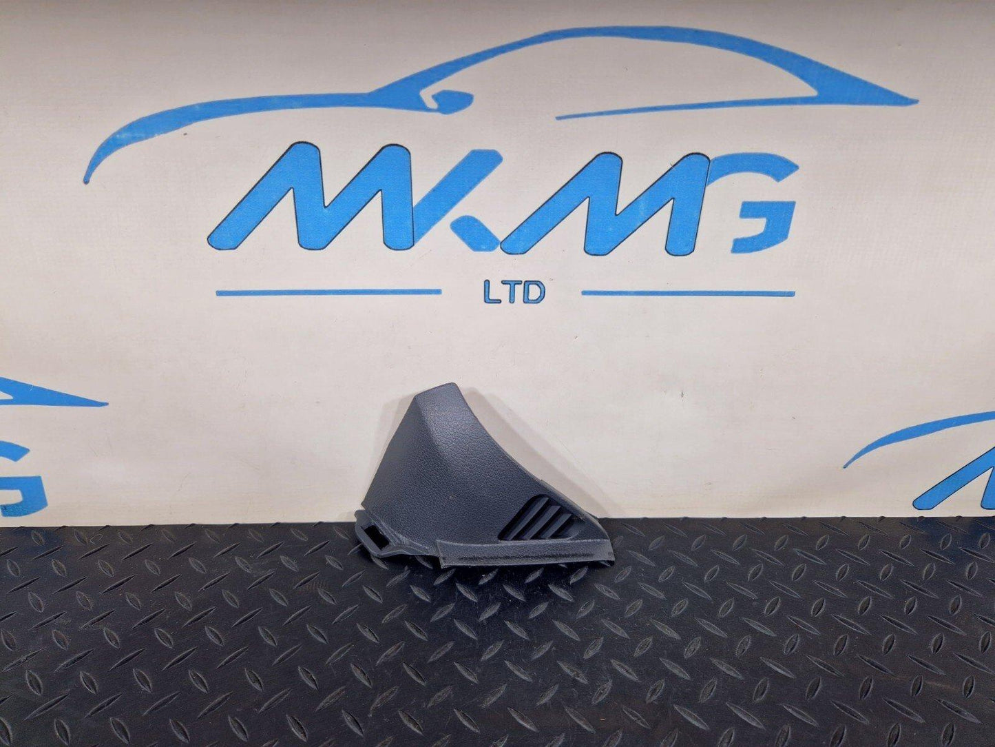 18-ON MERCEDES BENZ SPRINTER W907 W910 DASHBOARD AIR VENT TRIM A9106803100