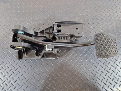 18-ON MERCEDES BENZ A CLASS W177 GENUINE AUTO GENUINE BRAKE PEDAL A2472900100