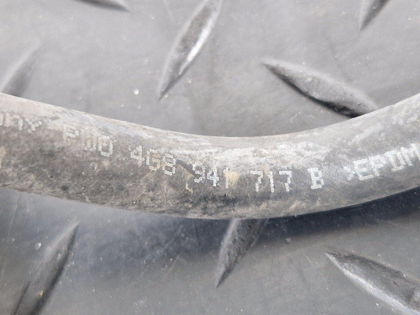 10-18 AUDI A7 4G S-LINE FRONT LEFT HEADLIGHT VENT HOSE 4G8941717B