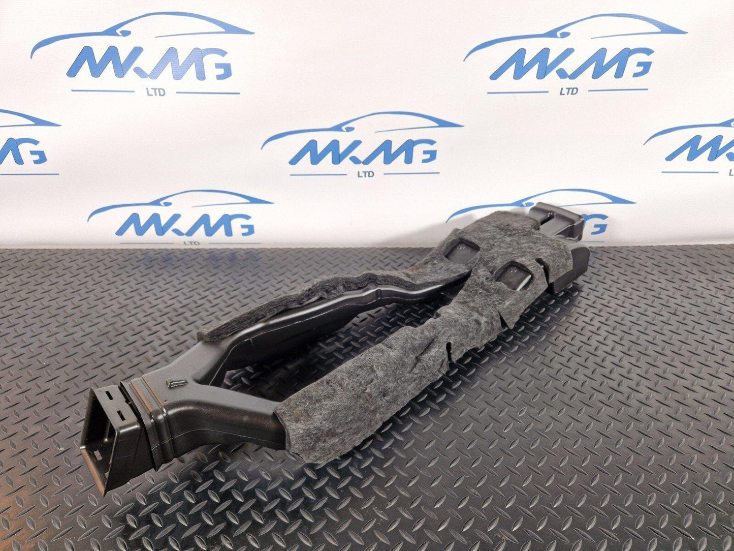 10-18 AUDI A7 4G S-LINE GENUINE CENTRE REAR VENTS AIR DUCTING CHANNEL 4G0857039