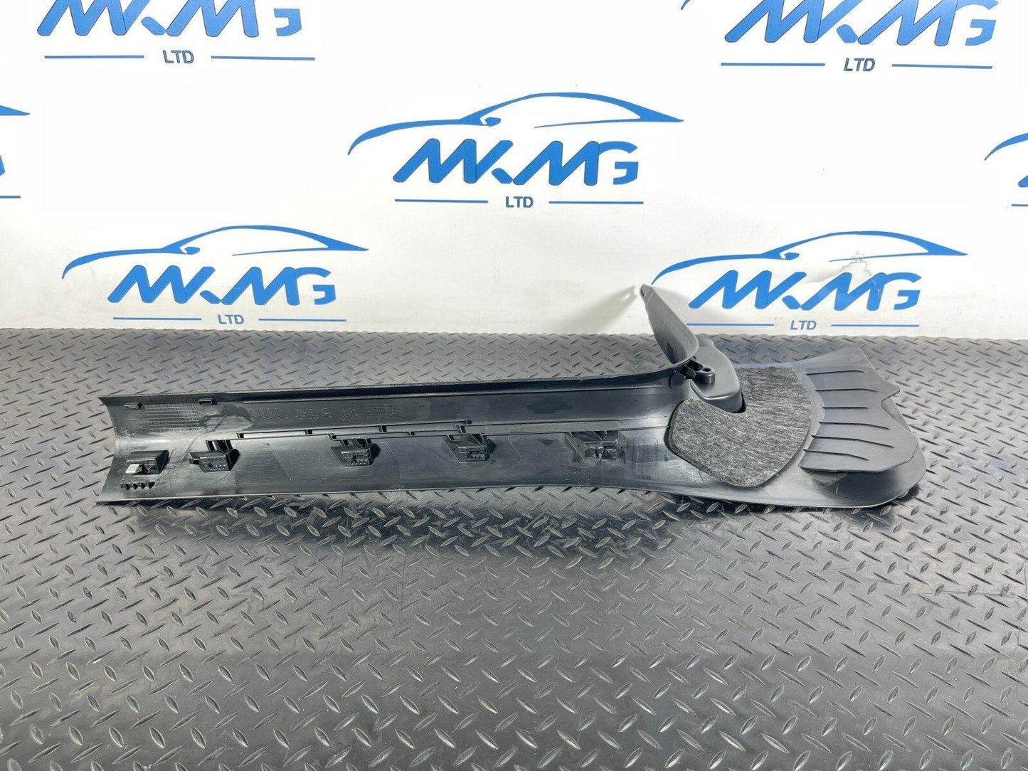 16-19 AUDI A4 B9 SALOON GENUINE FRONT RIGHT DRIVER SIDE FOOTWELL TRIM 8W2867272