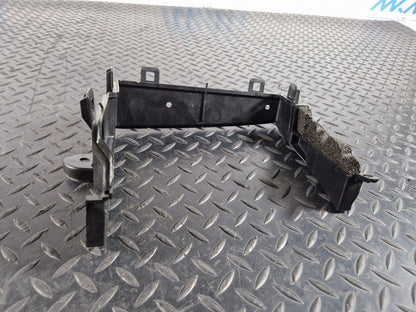 19-ON RANGE ROVER EVOQUE L551 GENUINE BATTERY TRAY BRACKET MOUNT K8D202214AB