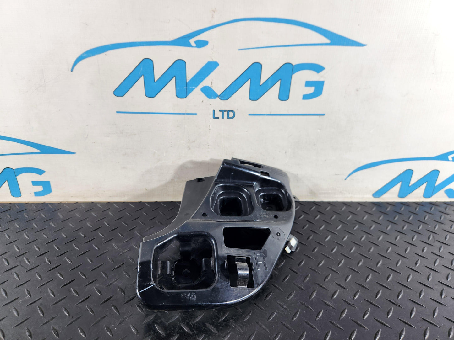 BMW 118i F40 Hatchback Right Side Rear Bumper Mount Support Bracket 7461398