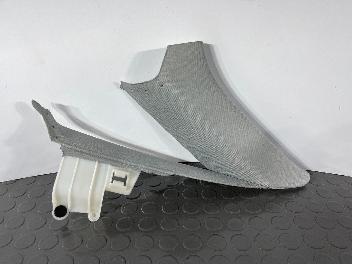 16-19 AUDI A4 B9 SALOON GENUINE REAR RIGHT OSR C-PILLAR TRIM 8W5867288