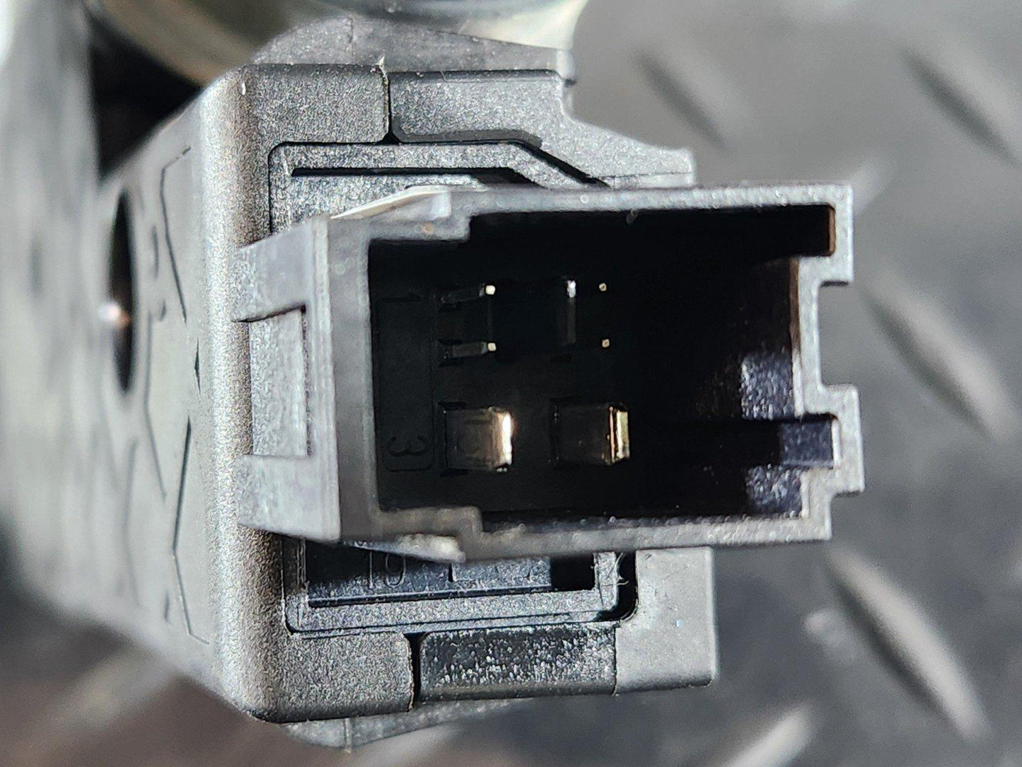 19-ON MERCEDES BENZ B CLASS W247 PANORAMIC SUNROOF MOTOR A2139067003