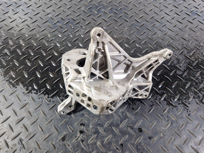 19-ON MERCEDES BENZ B CLASS W247 GENUINE ENGINE HOLDER MOUNT A6542241000