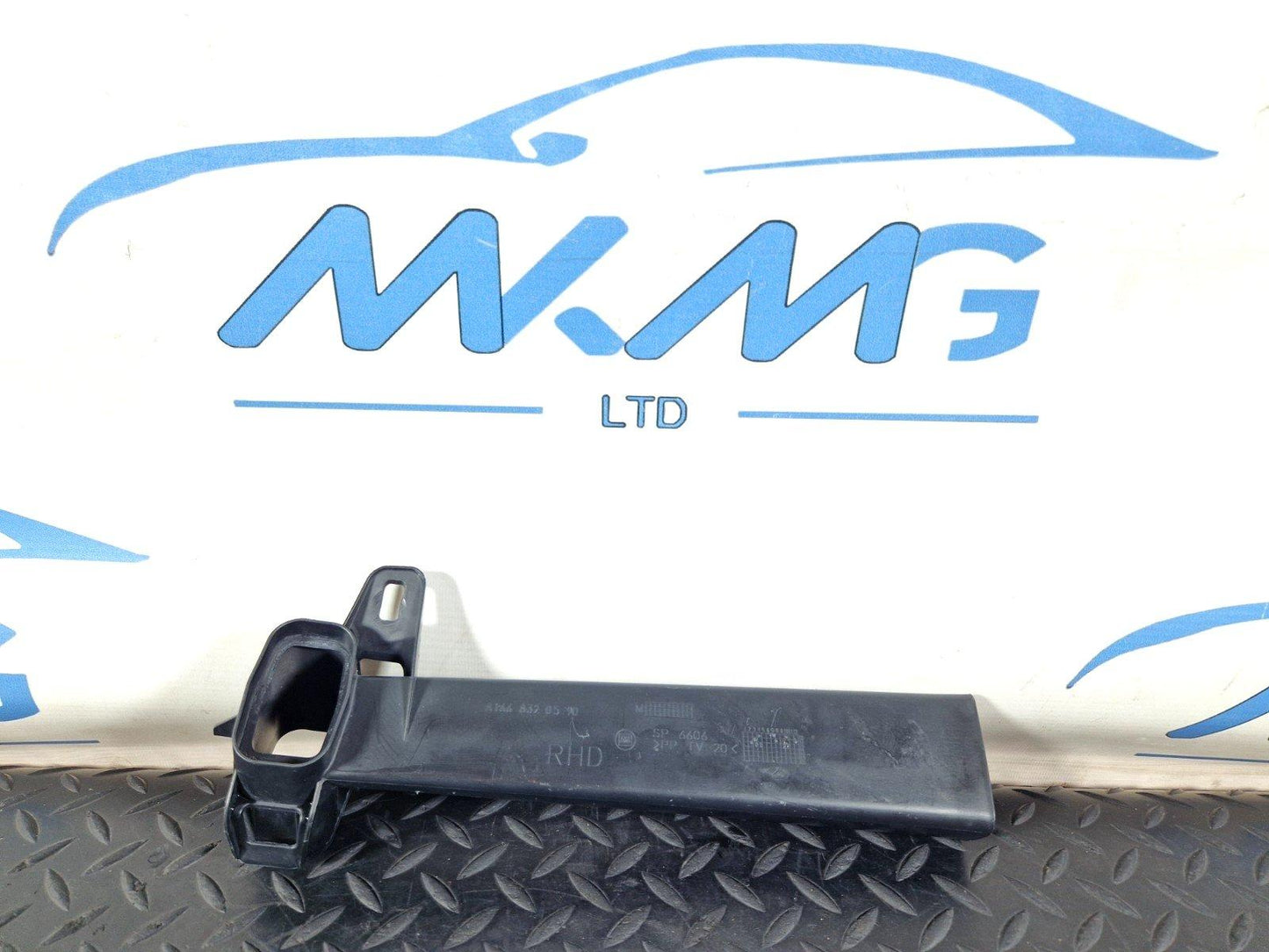 11-19 MERCEDES BENZ ML W166 TRANSVERSE DUCT TOP DRAIN PIPE A1668320590