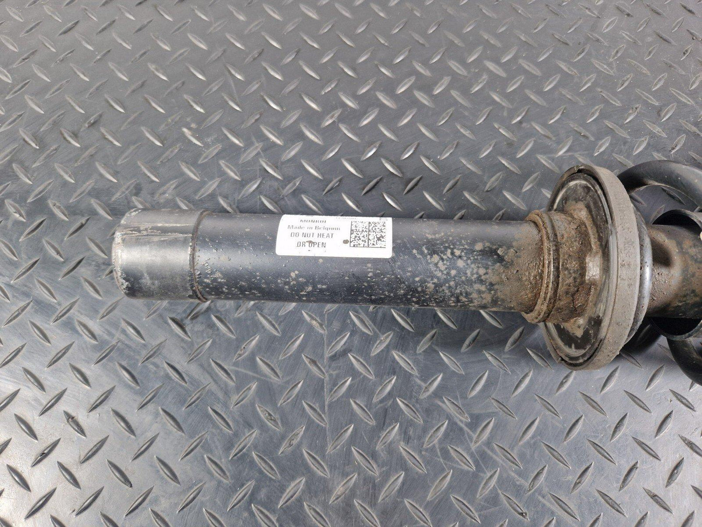 16-19 AUDI A4 B9 FRONT STRUT SHOCK ABSORBER FITS BOTH SIDES 8W0031AK 8W0413031AK