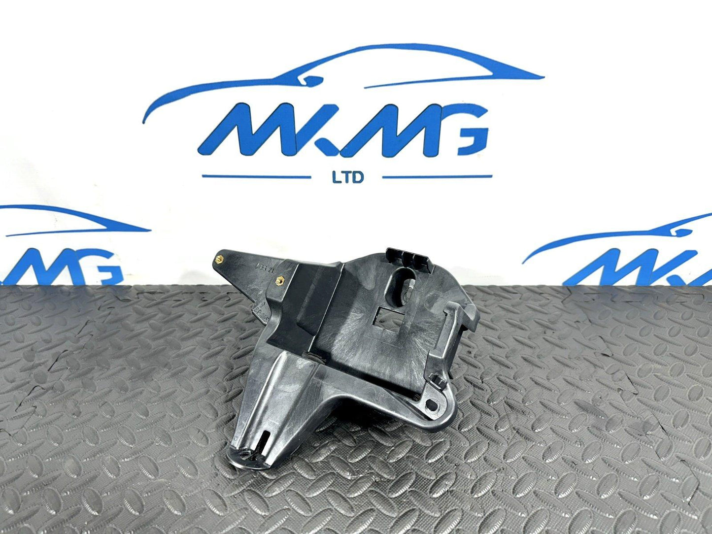14-21 MERCEDES BENZ C300 W205 GENUINE BATTERY HOLDER BRACKET A2055451640