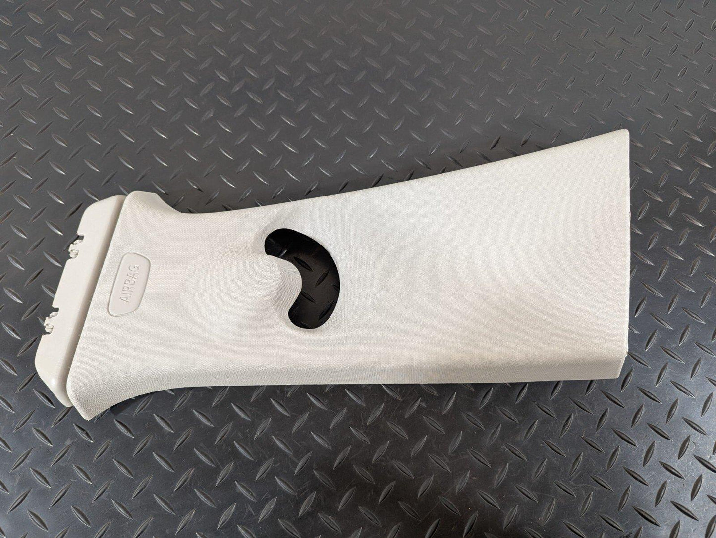 16-22 BMW X1 F48 GENUINE OEM LEFT PASSENGER SIDE B-PILLAR TRIM 7332815