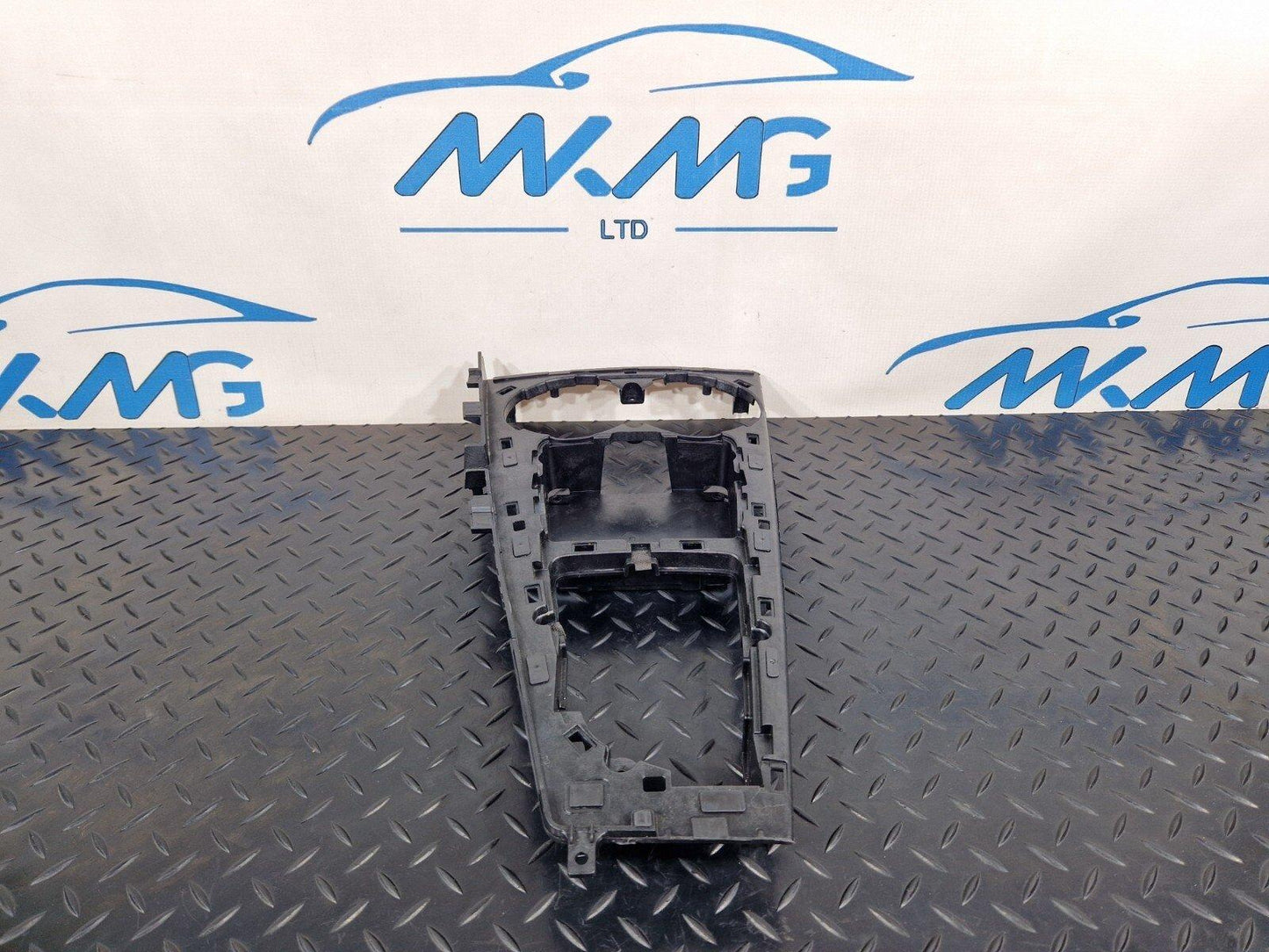 16-23 AUDI S5 COUPE GENUINE CENTRE CONSOLE TRIM 8W2864261A