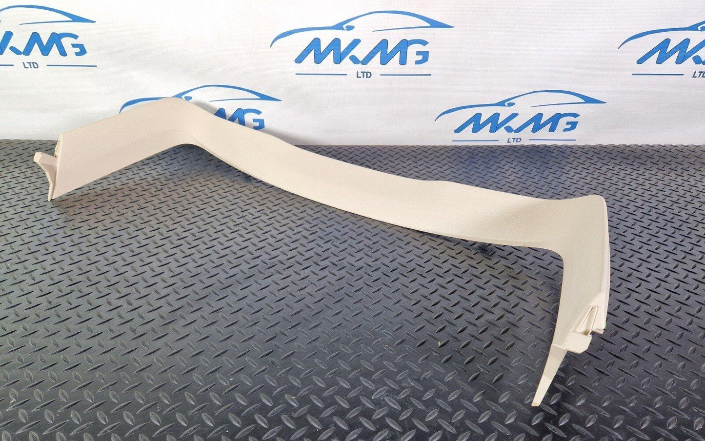 14-21 MERCEDES BENZ W205 ESTATE GENUINE OEM TAILGATE BOOT TRIM PANEL A2057400371