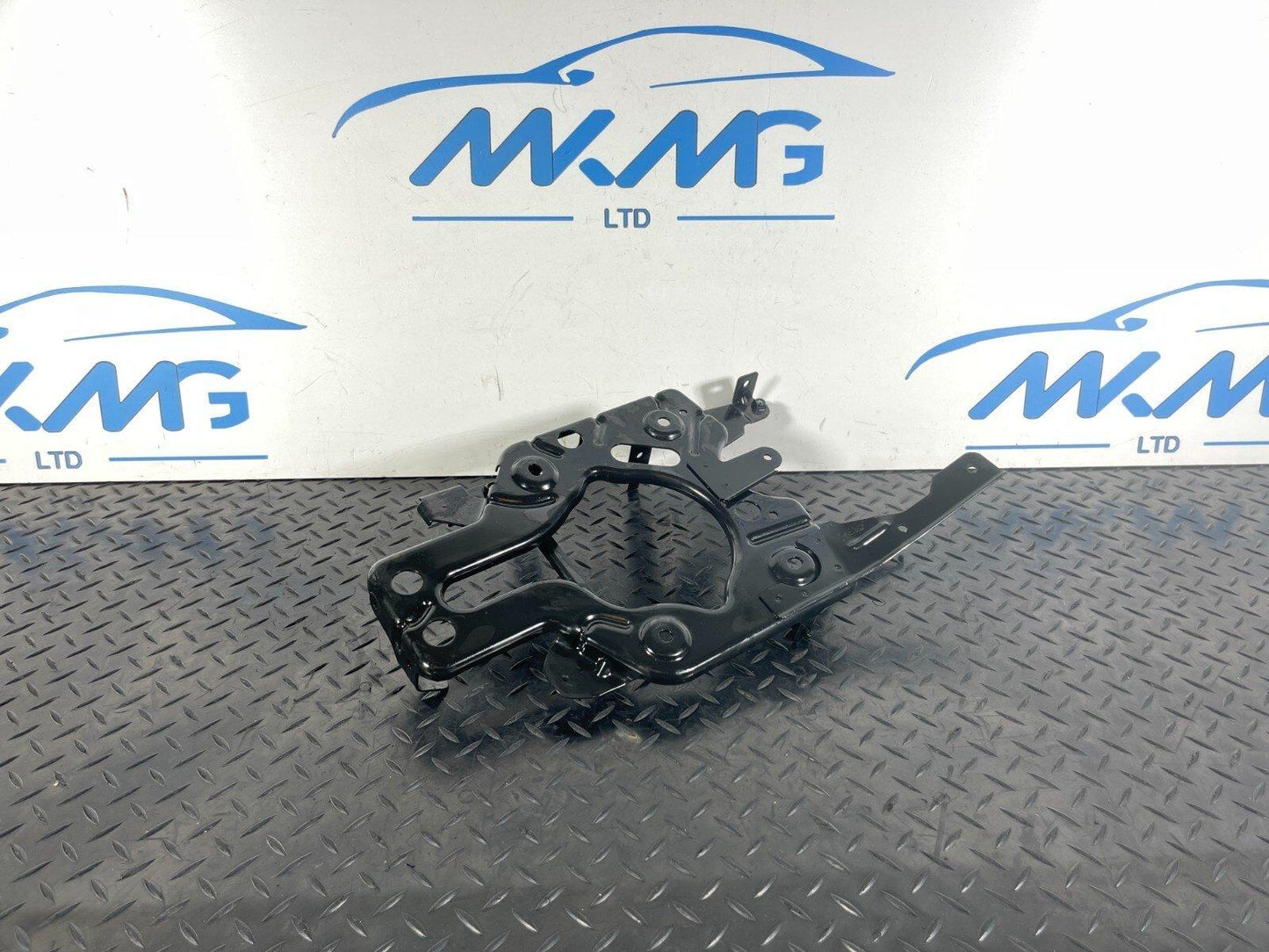 17-20 VW GOLF MK7.5 BATTERY CHARGER INVERTER HOLDER BRACKET 5GE906131A
