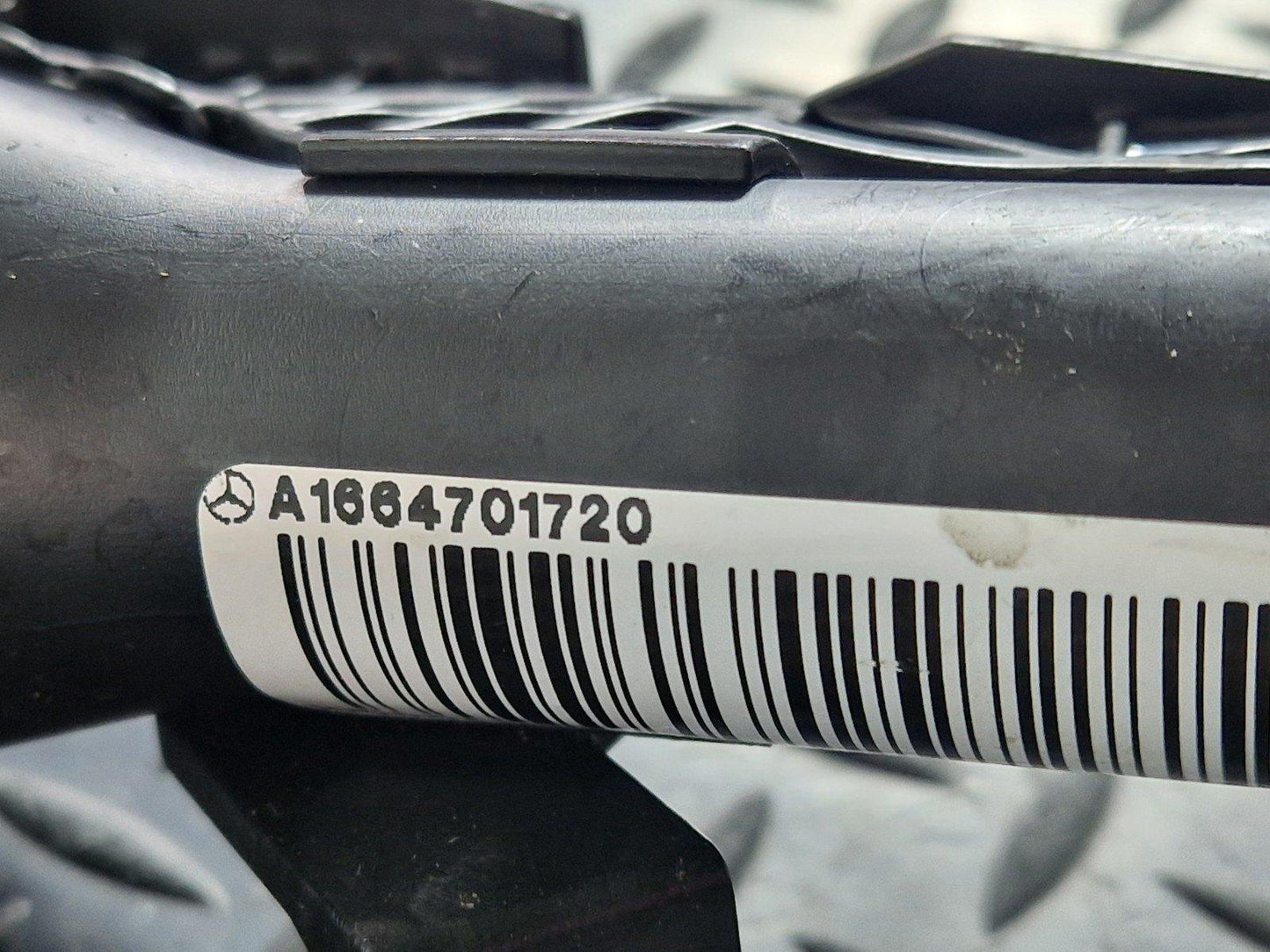 11-19 MERCEDES BENZ ML W166 ADBLUE PIPE FILLER A1664701720